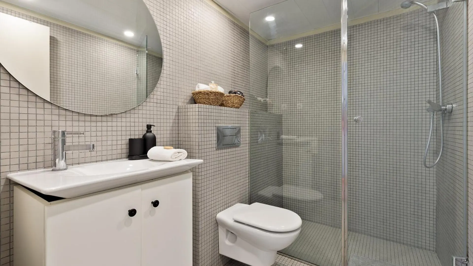 Enjoy Apartments Urban Retreat Valencia 2 Barcelona 0*,  Spain